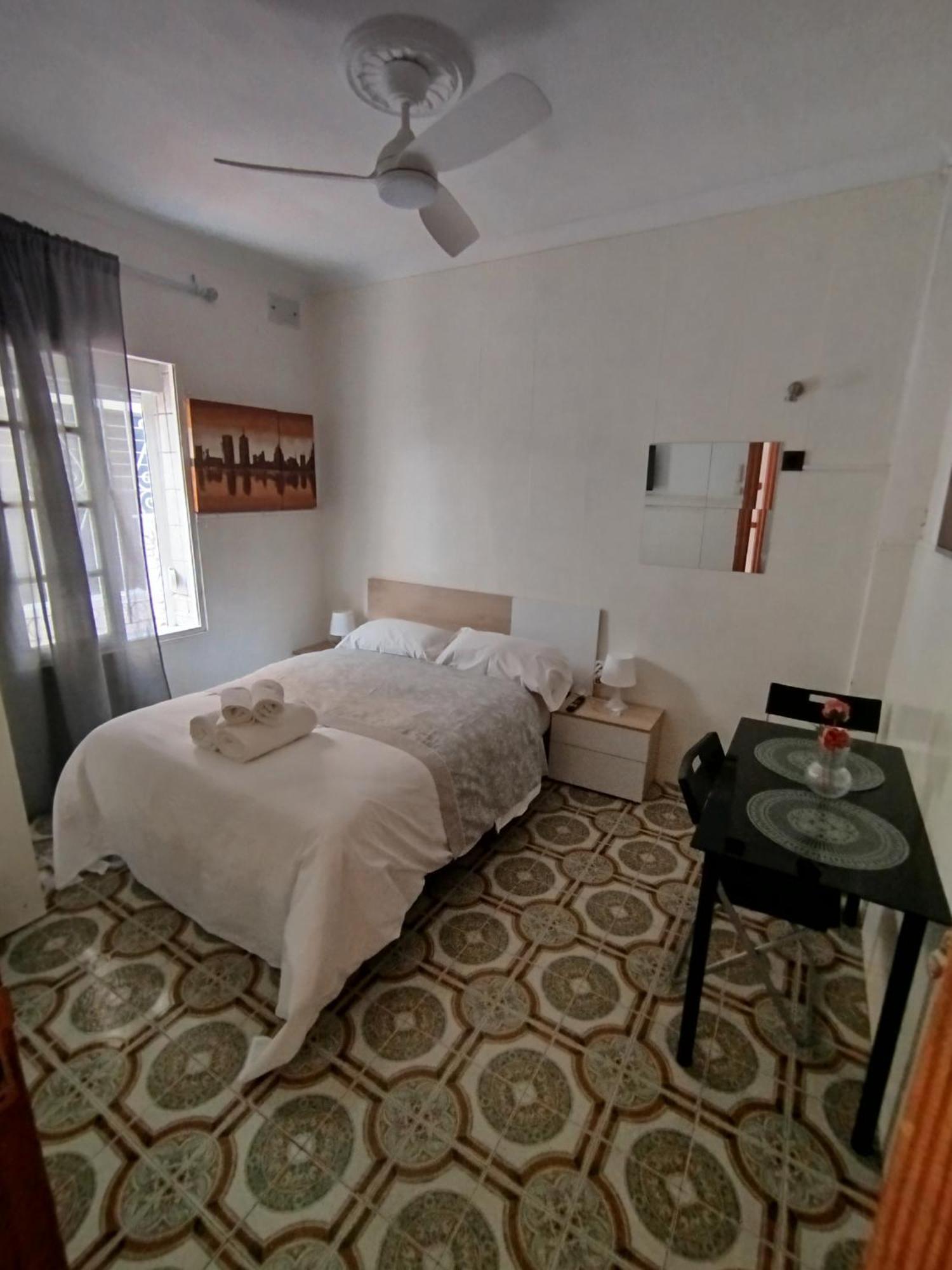 Malaga Center Rooms Kültér fotó